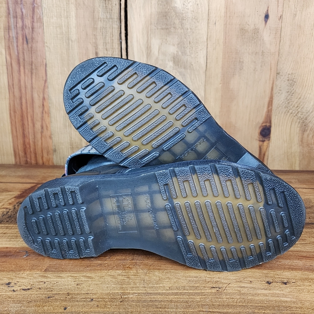 Dr. Martens Triumph - Picture 11 of 11